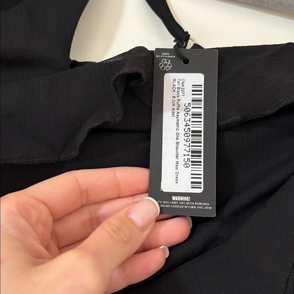 PrettyLittleThing Black Ruffled Dress - Picture 6 of 7